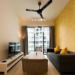 Balcony Cozy Homestay Pool With Mountain View